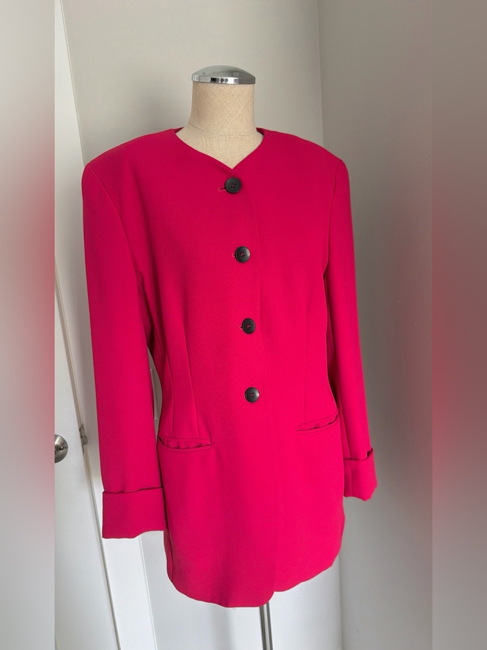 1980s Rena Rowan for Saville Women’s Pink Long Jacket 8 Button Collarless Lined